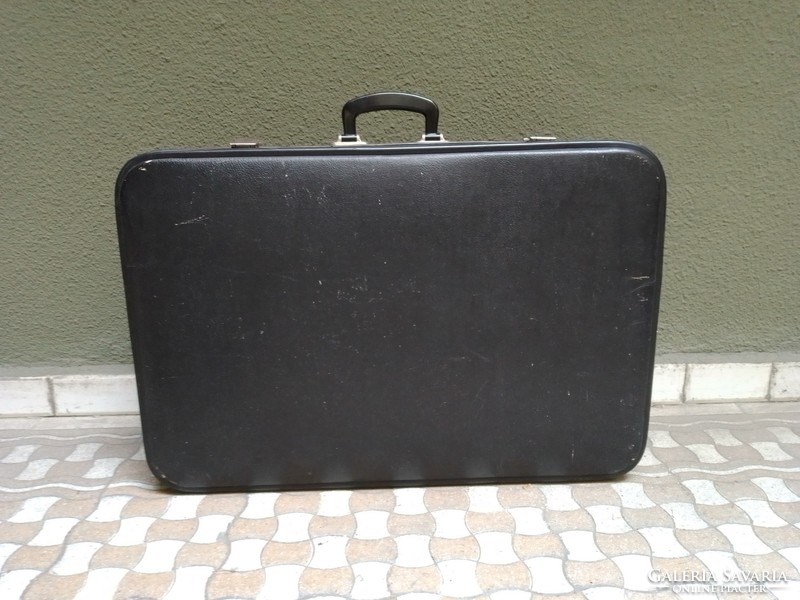 Régi retro nagy fekete keményfedeles bőrönd 67x46x18 cm