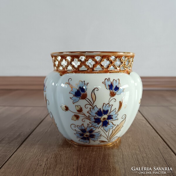 Zsolnay cornflower patterned pot