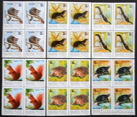 S3813-8n / 1986 protected domestic pets stamp series postal clean block of four