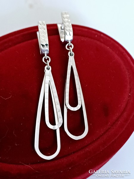 Dangling silver earrings