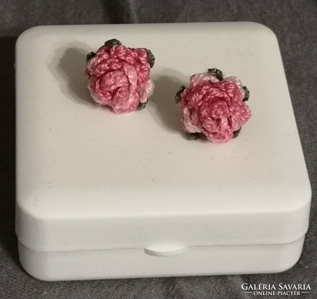 Mikrohorgolással készült fülbevaló rózsaszín ombre