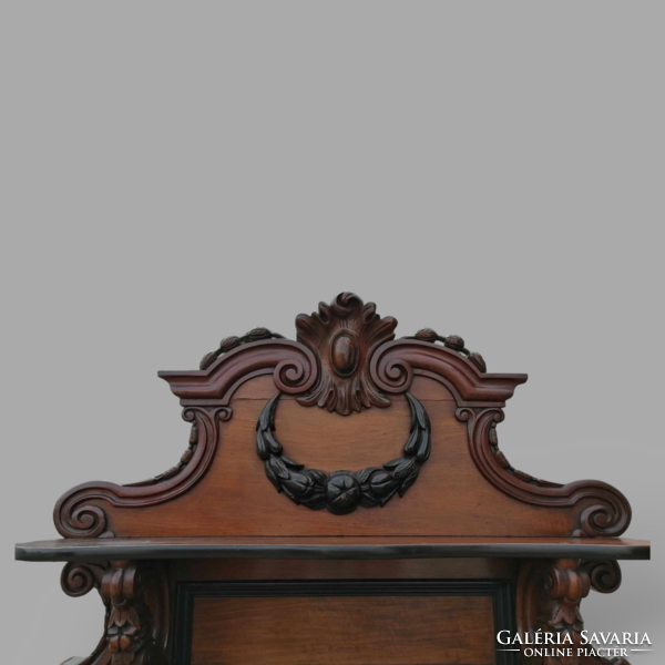 Baroque dresser with glass stool