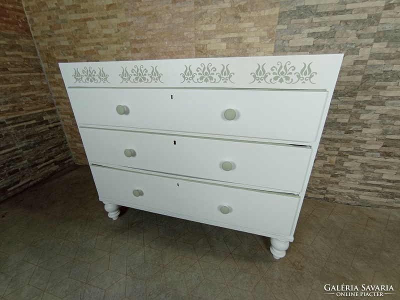 Provence chest of drawers
