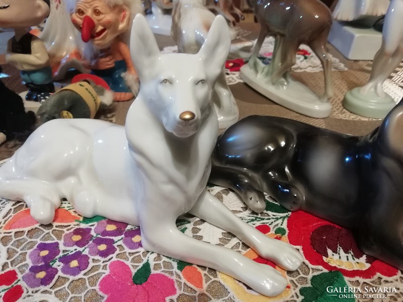 Antik porcelán  gyűjteményből Ritka fehér kutya