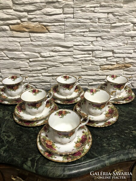 Royal albert old country roses trio sets! Flawless!