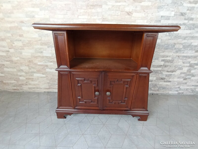 Cognac colored chest of drawers
