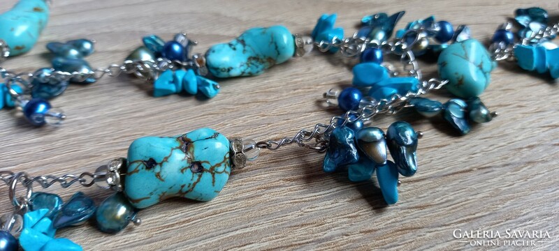 Mineral necklace made of turquoise stone and pearls