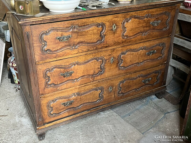 Pierced baroque style chest of drawers