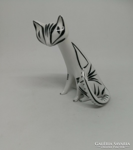 Hollóház porcelain art deco kitten!