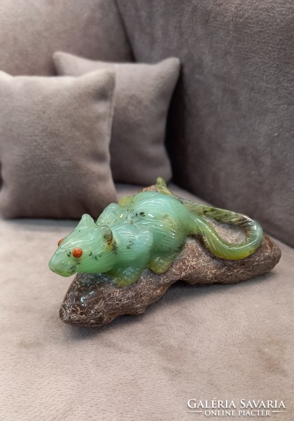 Antique Chinese jade carving rat