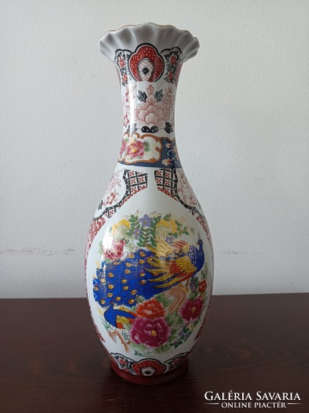 Oriental porcelain vase, unmarked, with decoration, second half of the 20th century