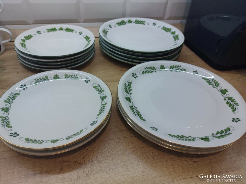 Alföldi porcelán extrém ritka zöld magyaros tányérok