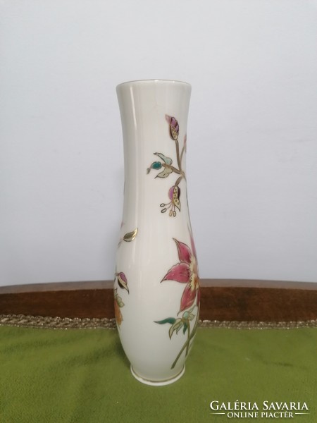 Zsolnay's vase 9601 /008 is unfortunately cracked