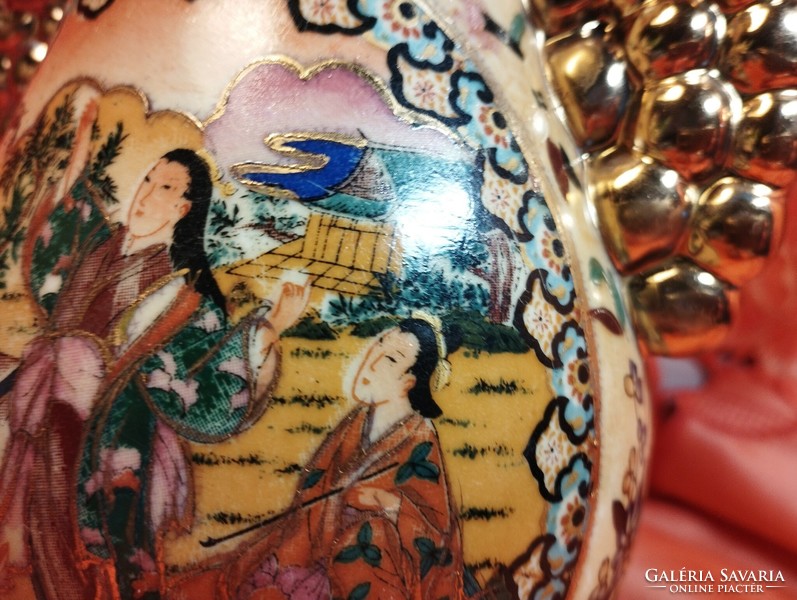 Beautiful, hand-painted, gilded Chinese porcelain vase, 20 cm. High