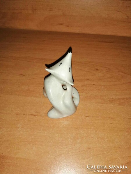 Hollóházi porcelán vakarózó róka figura (po-3)