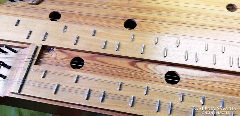 Folk art instrument. Hand-crafted belly zither, Kerédi menyhért 1989