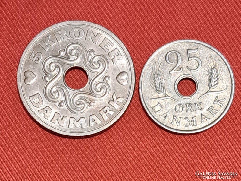 1990. Dánia  5 Korona és  25 öre lyukas (1672)