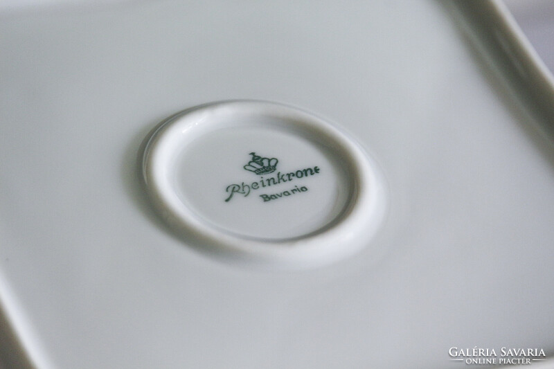 Rheinkrone Bavaria német porcelán, szögletes köretes tál, apró virággirlanddal.