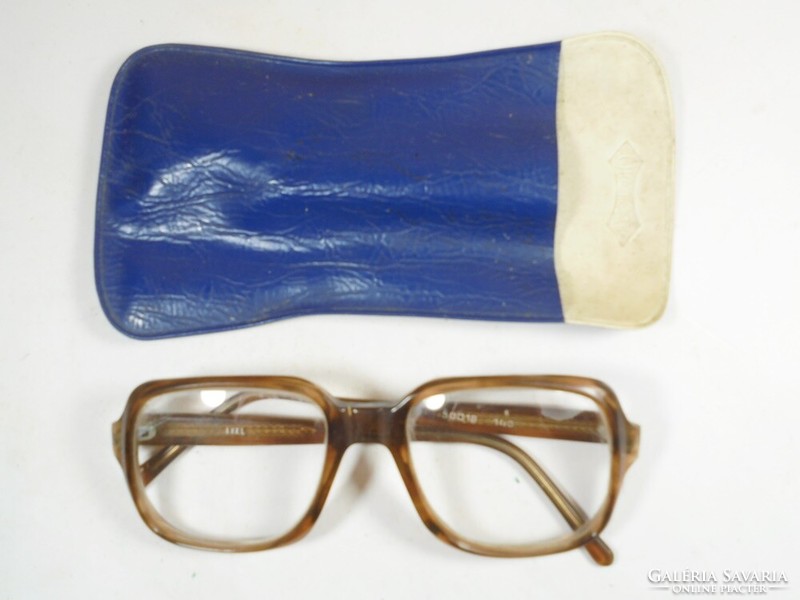 Old retro glasses with a plastic case with the inscription ofotér, approx. 1970s