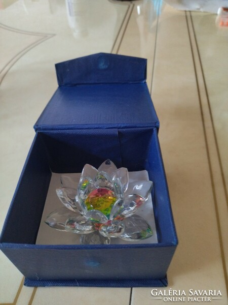Beautiful 1 piece lead crystal flower ornament, paperweight