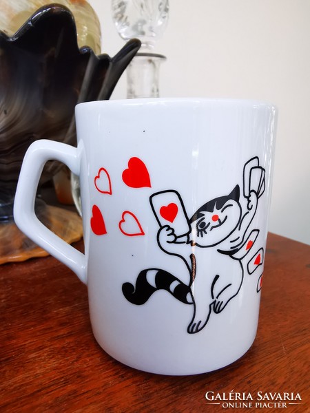 A cat in love, Zsolnay mug
