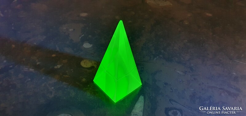 Uranium glass pyramid paperweight display case