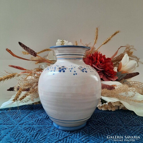 Gilde handcraft ceramic vase