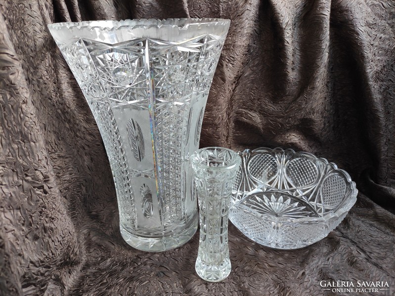 Gigantikus méretű vitrin állapotú ólomkristály váza és tál csomag töredék áron