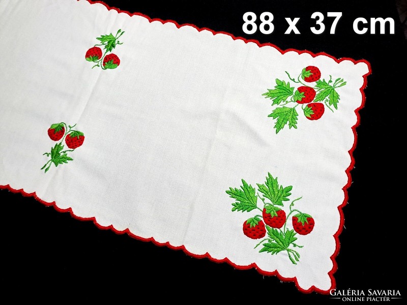 Tablecloth embroidered with a strawberry pattern, runner, 88 x 37 cm