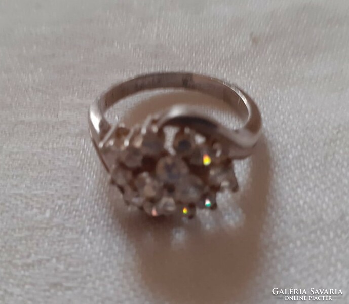 Silver ring decorated with zirconia