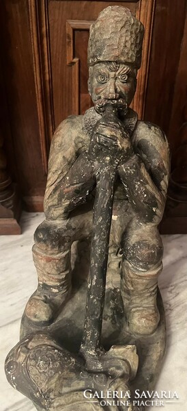 Ifjú Józsa János Korond : Favágó terrakotta szobor