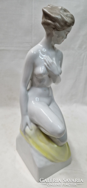 Hollóházi nagyméretű kézzel festett porcelán női akt figura hibátlan állapotban 30 cm