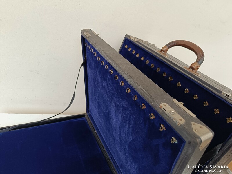 Antik ékszer nyaklánc tartó hordozó árusító bőrönd táska koffer 6 oldalon 96 lánc akasztó 865 8815