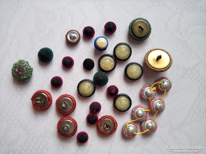 Multicolored indented button collection 10-23 mm buttons 31 pcs