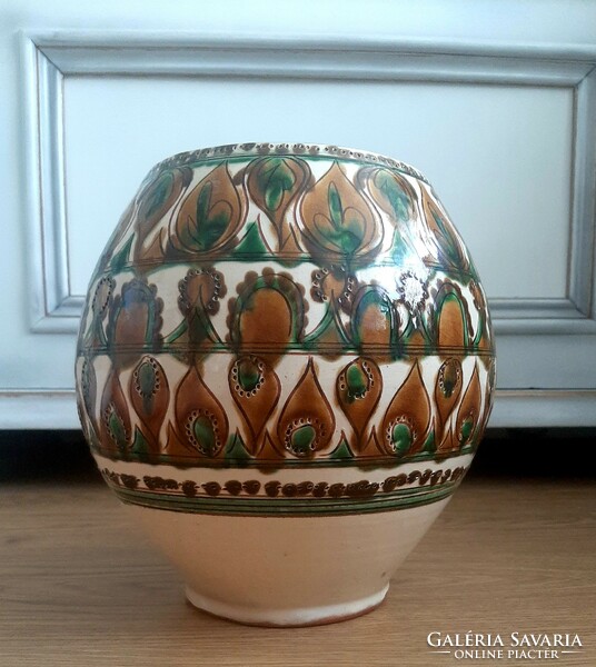 Gonda mezőtúr large rare spherical ceramic vase signed by István Gonda and Lajos Busi