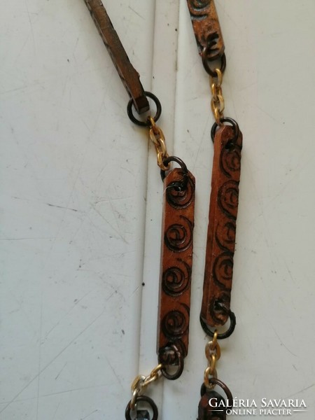 Vintage fa nyaklánc+gyönysorok és borostyánhoz hasonlító nyaklánc