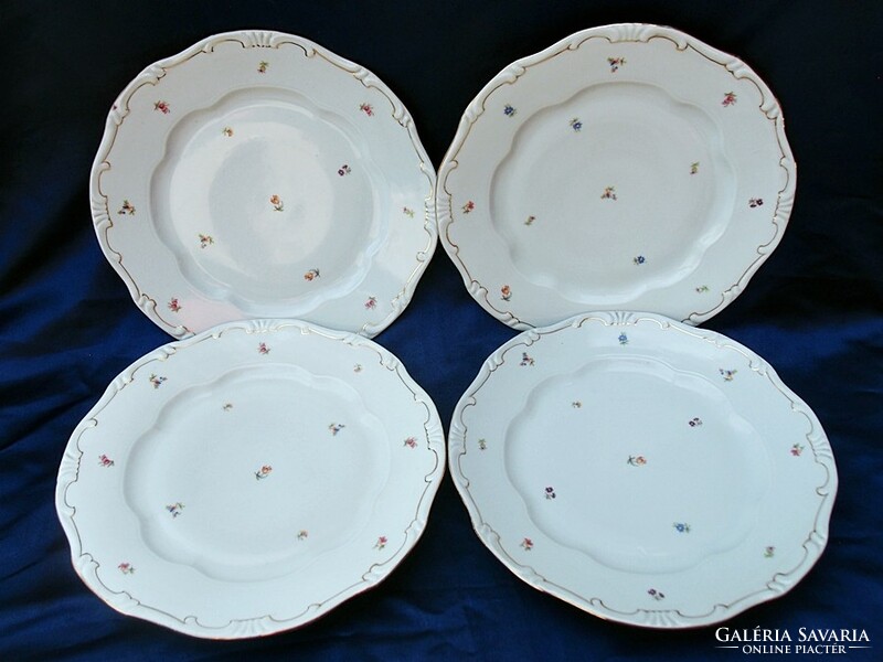 4 Zsolnay flat plates