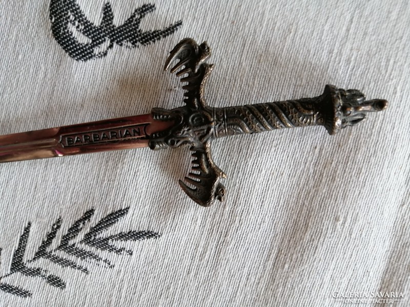 Barbarian kard,papír vágó
