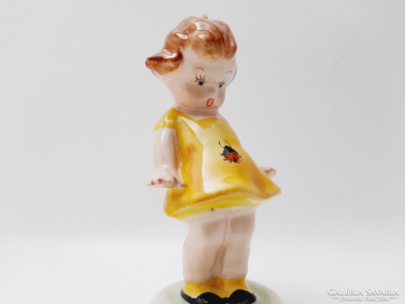 Bodrogkeresztúri kerámia figura, katicás kislány sárga ruhában