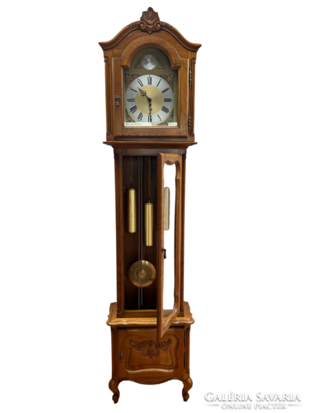 Antique style 3 heavy standing watch
