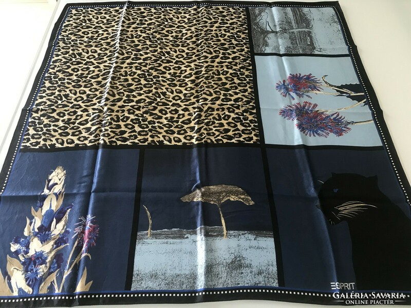 Esprit selyemkendő szafari mintával, 75 x 73 cm