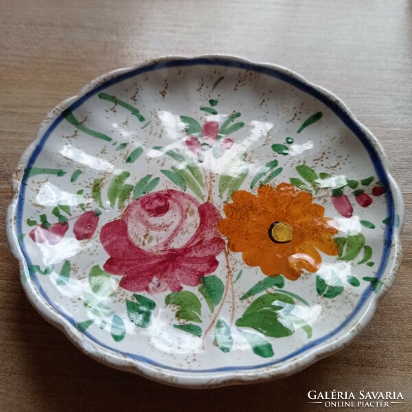 Italian Deruta ceramic bowl