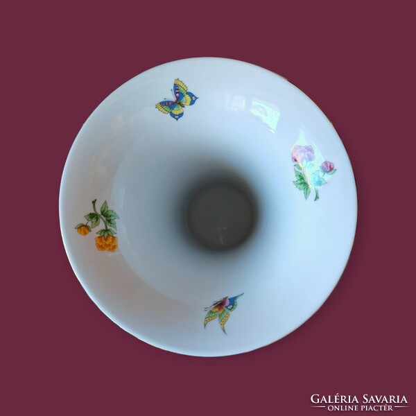 Porcelain vase with Horlóháza hydrangea pattern