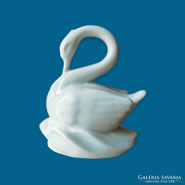 Drasche/quarry porcelain swan figure
