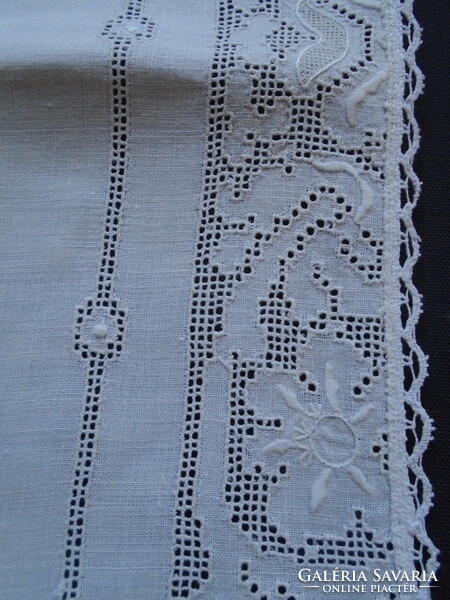 Toledo tablecloth, centerpiece. 62 X 35 cm.