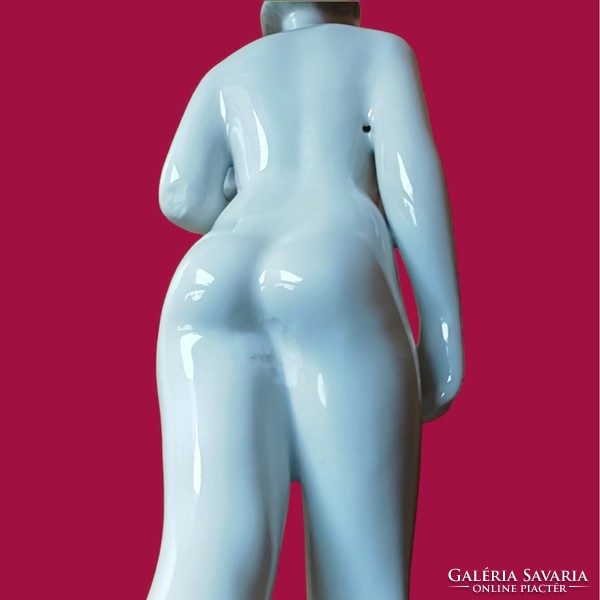 Hollóházi ritkább porcelán női akt figura