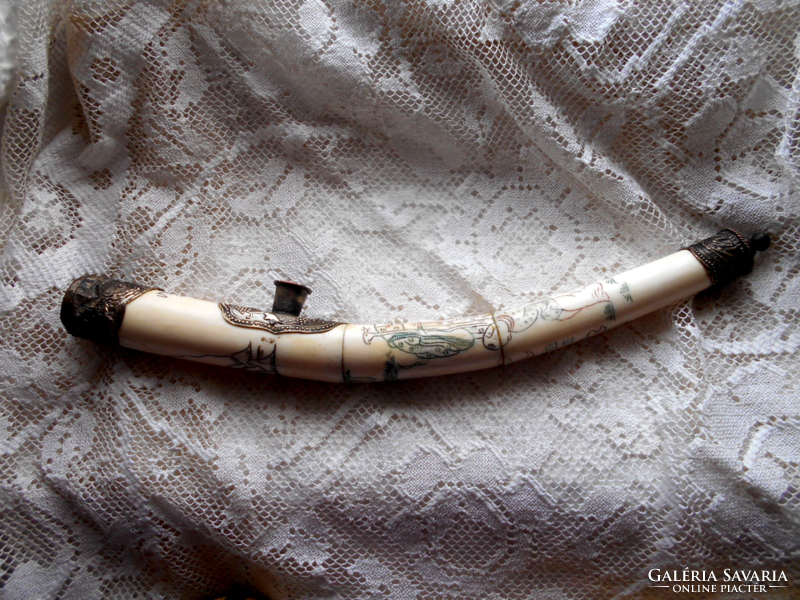 Antik kínai csontból,és fémből készült ópium pipa , vagy csak szépen megmunkált dísztárgy ?