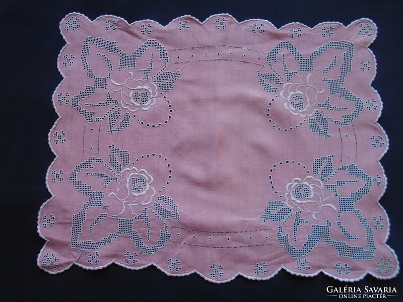 Toledo tablecloth, centerpiece, napkin. 52.5 X 24 cm.