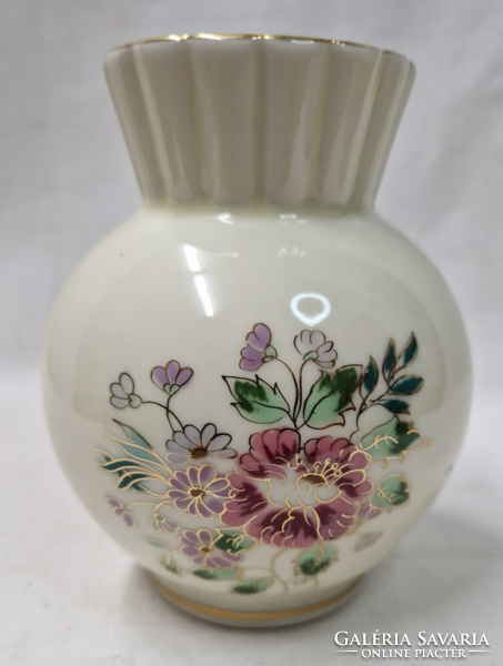 Zsolnay kézzel festett virágmintás galléros hibátlan állapotú gömb porcelán váza 12,5 cm.