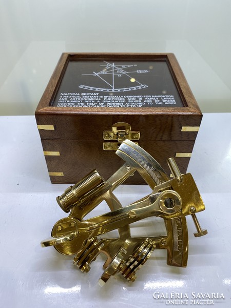 Fa-réz dobozos sextant